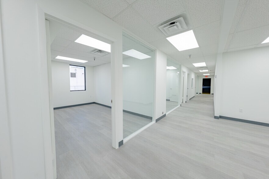 More Photos Of 5255 NW 159th St, Miami Lakes Distribution For Lease