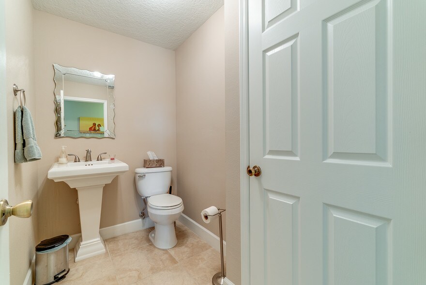 More Photos Of 1840 Sarno Rd, Melbourne Office For Sale