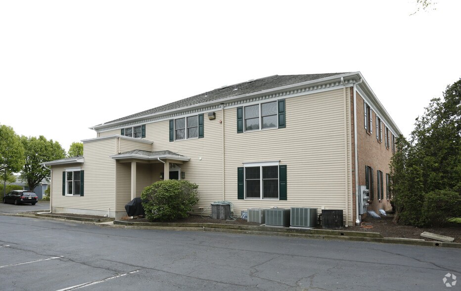 More Photos Of 600 Warren Ave, Spring Lake Office For Lease