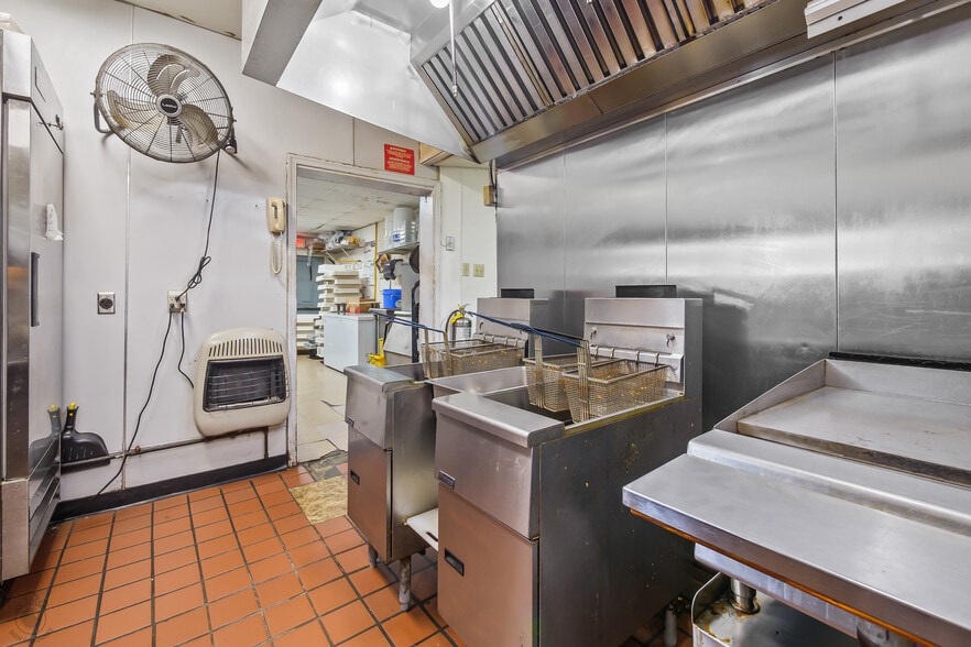 More Photos Of 270 E Northampton St, Bath Restaurant For Sale
