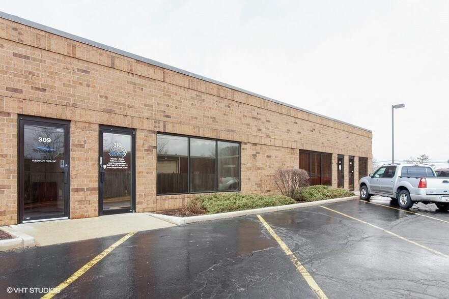 More Photos Of 30W250 Butterfield Rd, Warrenville Warehouse For Lease