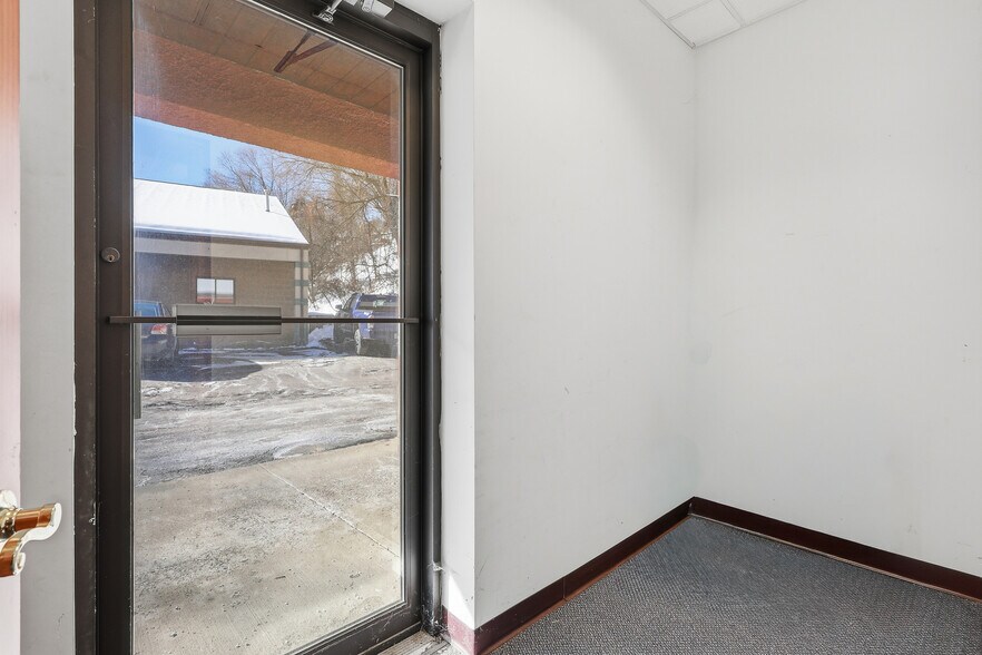 More Photos Of 381 N 9th Ave, Scranton Medical For Sale