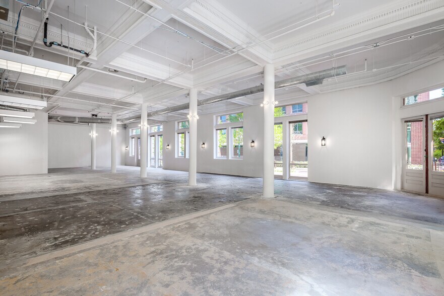 More Photos Of 917 Franklin St, Houston Office For Lease