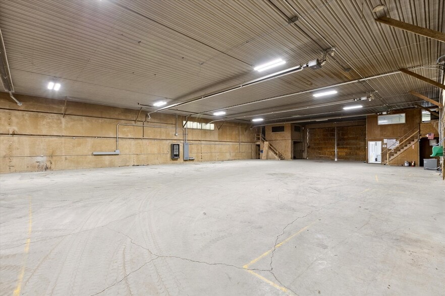 More Photos Of 683 River Rd, Bay City Manufacturing For Sale