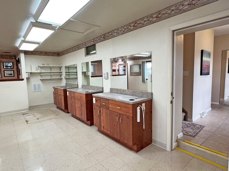 More Photos Of 3567 W 26th St, Erie Freestanding For Sale