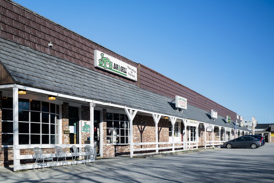 More Photos Of 326 S Broadway, Salem General Retail For Sale