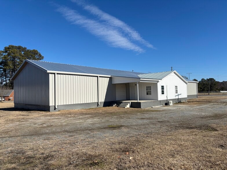 More Photos Of 3310 Fields St, Farmville Warehouse For Sale