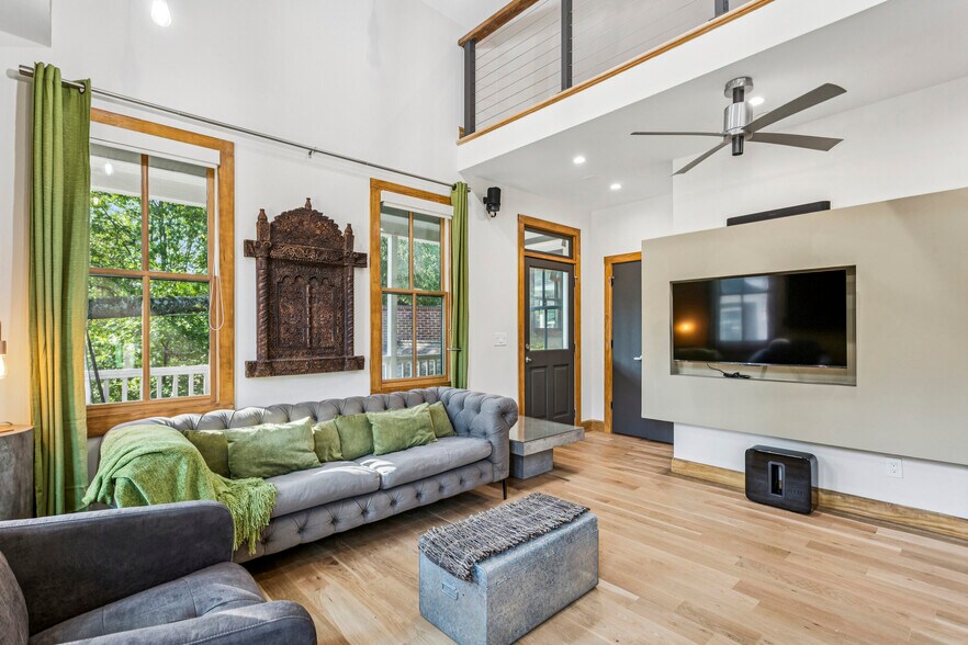 More Photos Of 692 Kirkwood Ave SE, Atlanta Storefront Retail Residential For Sale