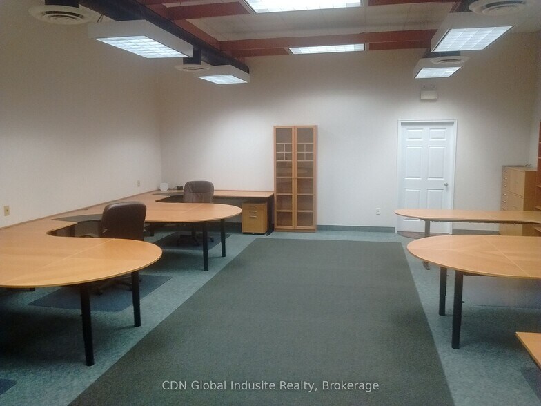 More Photos Of 6625 Kitimat Rd, Mississauga Showroom For Sale