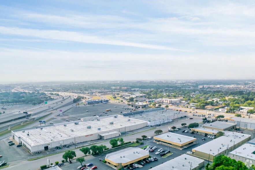 More Photos Of 7950-8000 Anderson Sq, Austin Loft Creative Space For Lease