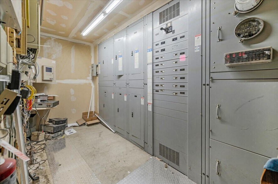 More Photos Of 580 N 11th Ave, Hanford Freestanding For Lease