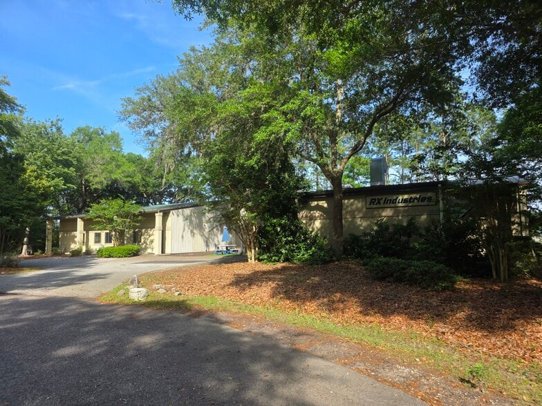 More Photos Of 16 Finch St, Hilton Head Warehouse For Sale
