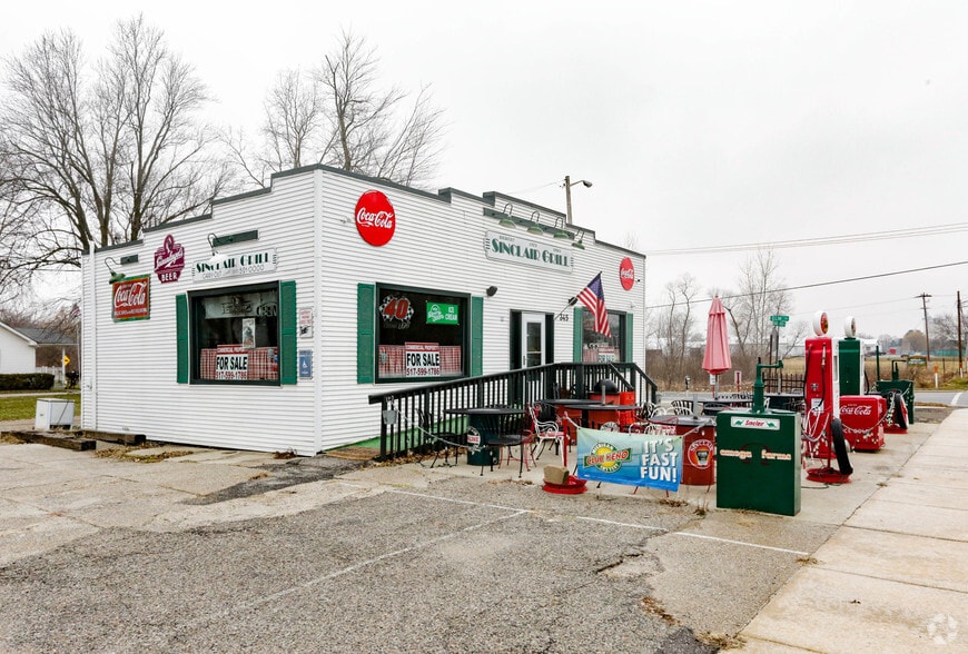 Primary Photo Of 345 W Grand River, Webberville Restaurant For Sale