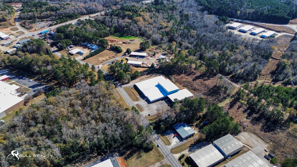 More Photos Of 210 E Lukken Industrial Dr, Lagrange Warehouse For Lease