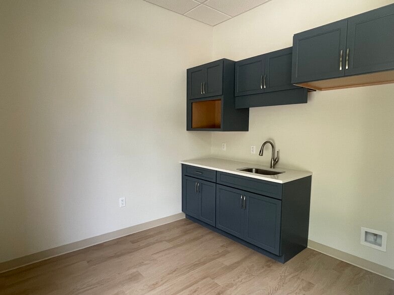 More Photos Of 3369 Argent Blvd, Ridgeland Office For Lease