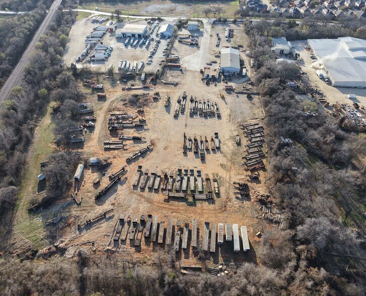 More Photos Of 3540 S Euless Main St, Euless Warehouse For Lease