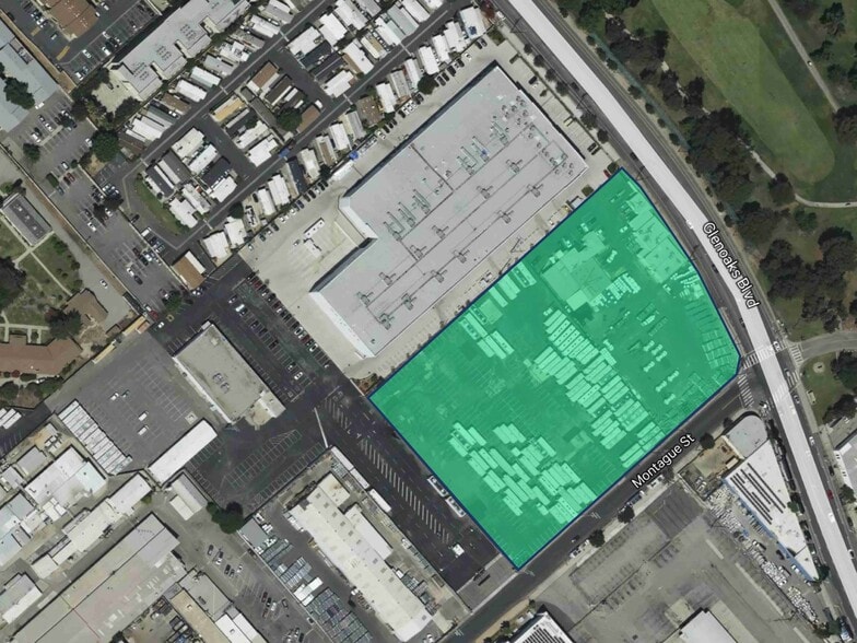 Primary Photo Of 10433 Glenoaks Blvd, Pacoima Land For Lease