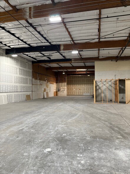 More Photos Of 3306-3314 Orange Grove Ave, North Highlands Warehouse For Lease