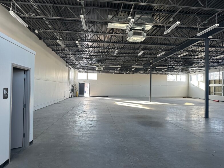 More Photos Of 2329 W North Ave, Milwaukee Freestanding For Lease