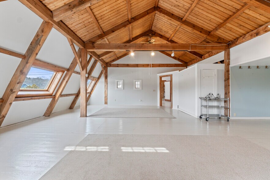 More Photos Of 2049 Post Rd, Wells Storefront Retail Office For Lease