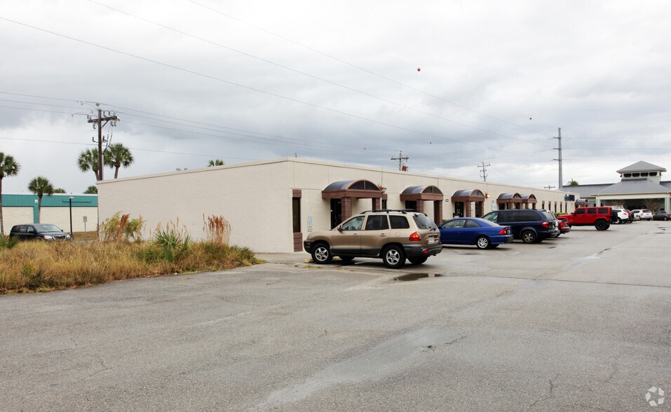 More Photos Of 1435 SE 8th Ter, Cape Coral Medical For Sale