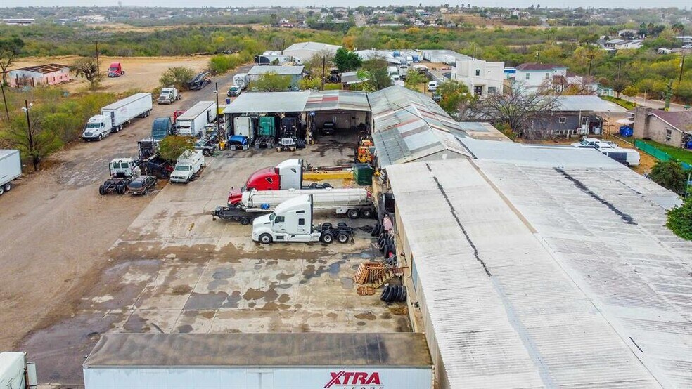 More Photos Of 300 N Ejido Ave, Laredo Industrial For Sale