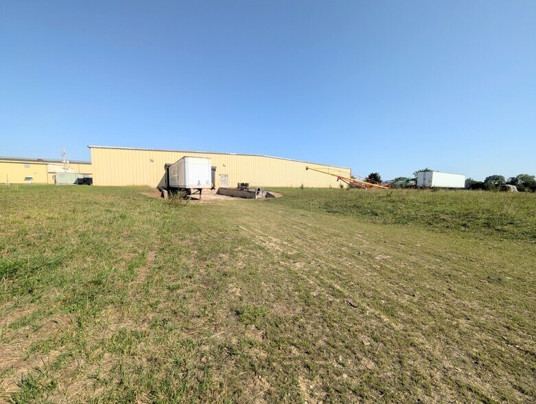 More Photos Of 1469 US Highway 59, Moran Manufacturing For Sale