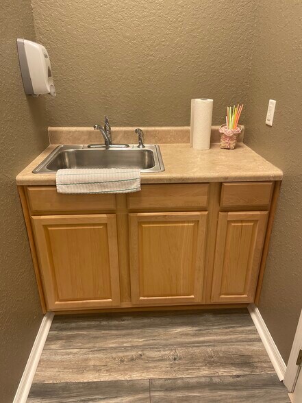 More Photos Of 25074 Olympia Ave, Punta Gorda Medical For Sale