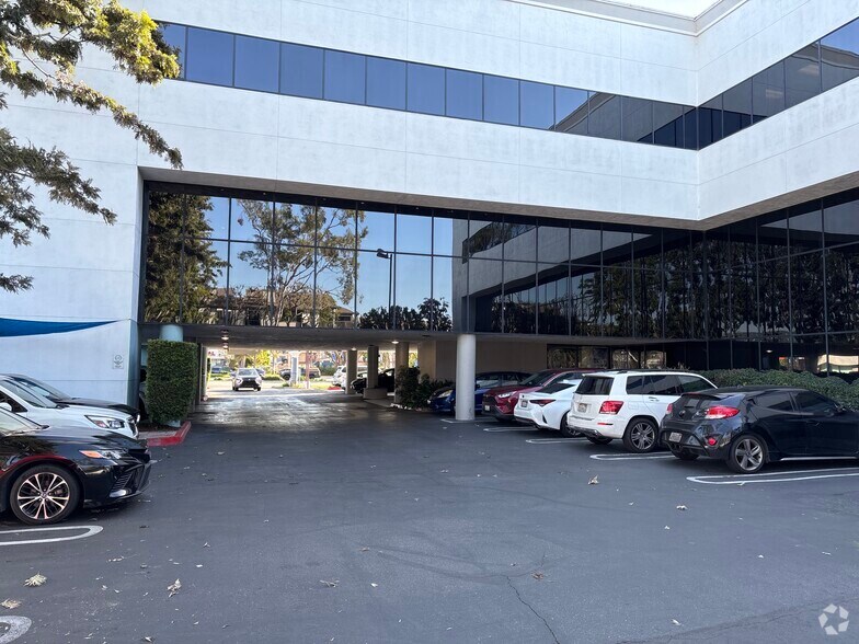 More Photos Of 18377 Beach Blvd, Huntington Beach Medical For Lease