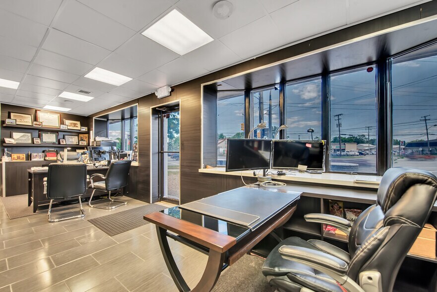 32303 Harper Ave, Saint Clair Shores, MI 48082 Office For Sale