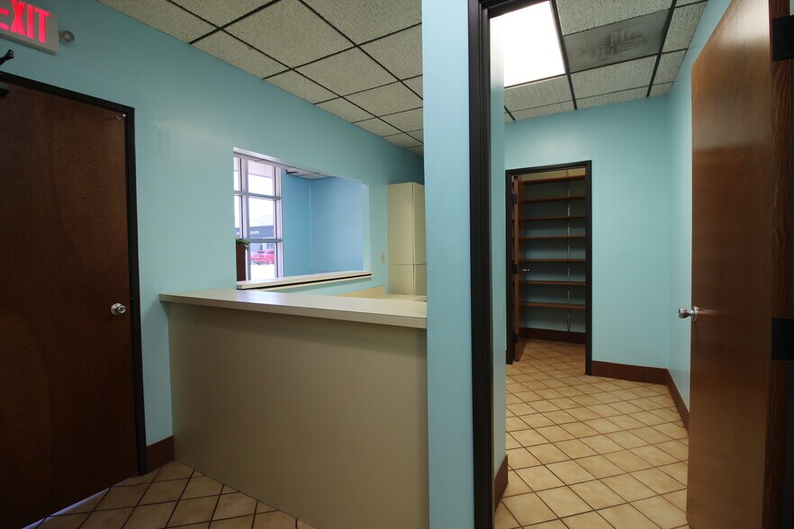 More Photos Of 16125 Cairnway Dr, Houston Medical For Lease