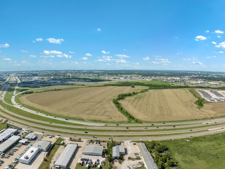 More Photos Of 256.24 Acres on IH 35 & Hwy6, Waco Land For Lease