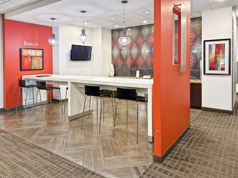 More Photos Of 405 State Highway 121 Byp, Lewisville Coworking Space