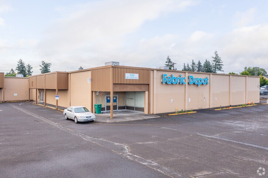 Primary Photo Of 700 SE 122nd Ave, Portland Freestanding For Lease