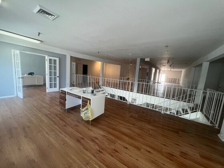 More Photos Of 49 N Federal Hwy, Dania Storefront Retail Office For Lease