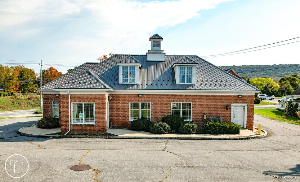 More Photos Of 16296 Lincoln Hwy, Breezewood Bank For Sale