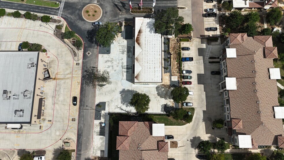 More Photos Of 7927 Calle Rialto, San Antonio Storefront Retail Office For Lease