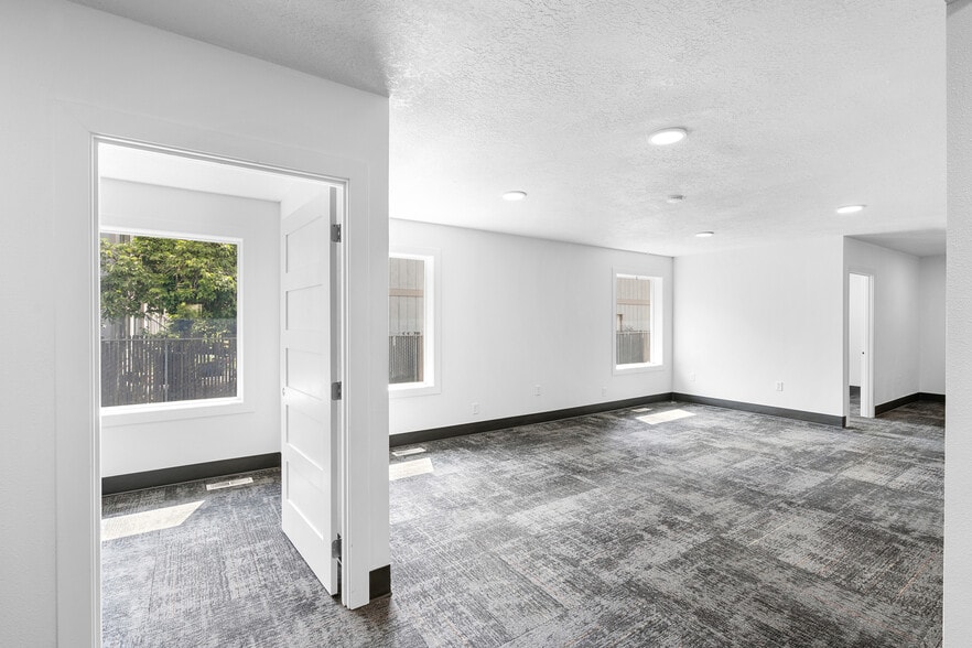 More Photos Of 18445 E Burnside St, Portland Office Residential For Sale