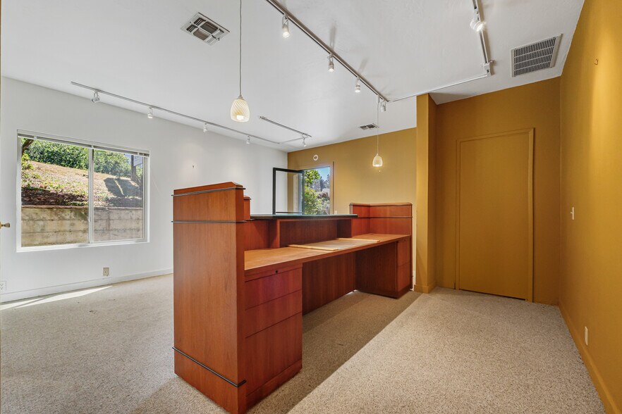 More Photos Of 39000 1 hwy, Gualala Flex For Sale