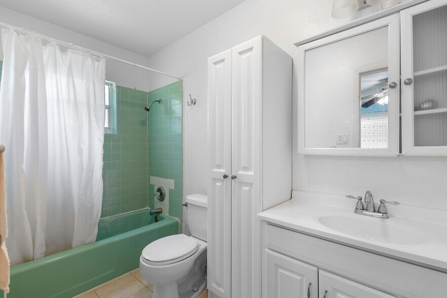 More Photos Of 4630 US Highway 17, De Leon Springs Restaurant For Sale