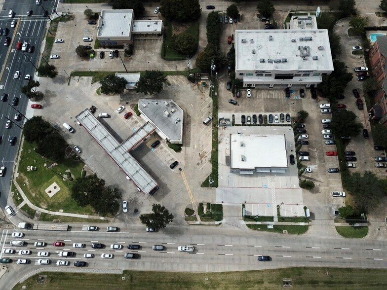 More Photos Of 2620 W Sam Houston Pky S, Houston Storefront For Sale