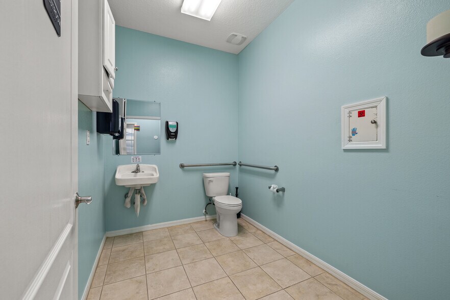 More Photos Of 10941-10943 Countryway Blvd, Tampa Medical For Lease