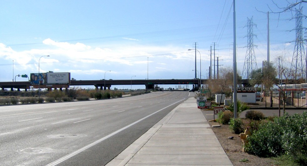More Photos Of 820 N McClintock Dr, Tempe Warehouse For Lease