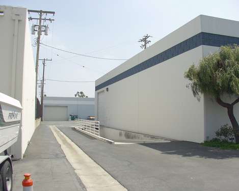 More Photos Of 13840-13844 Struikman Rd, Cerritos Manufacturing For Lease