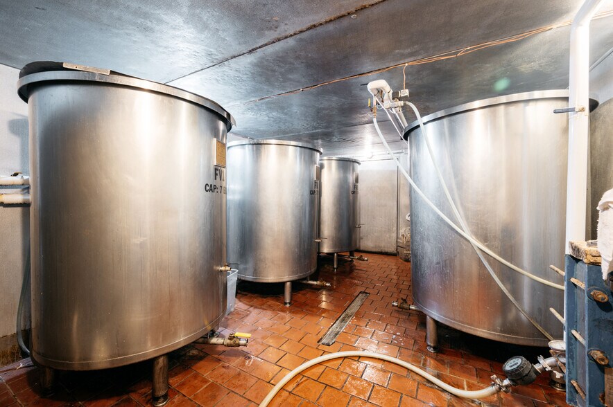 More Photos Of 161 E Front St, Traverse City Storefront Retail Residential For Lease