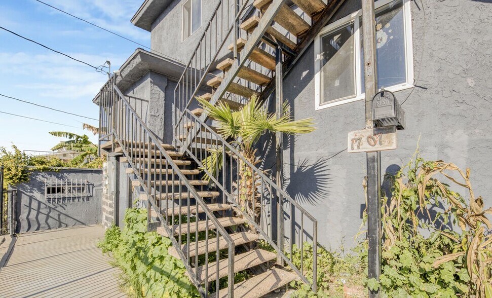 More Photos Of 275 S Union Ave, Los Angeles Apartments For Sale