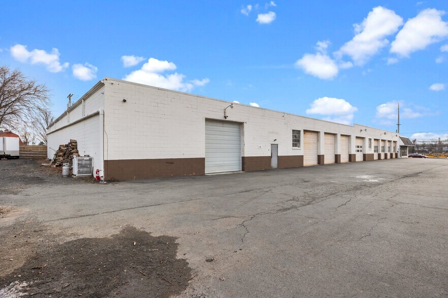 More Photos Of 1010 Spruce St, Lawrenceville Warehouse For Sale