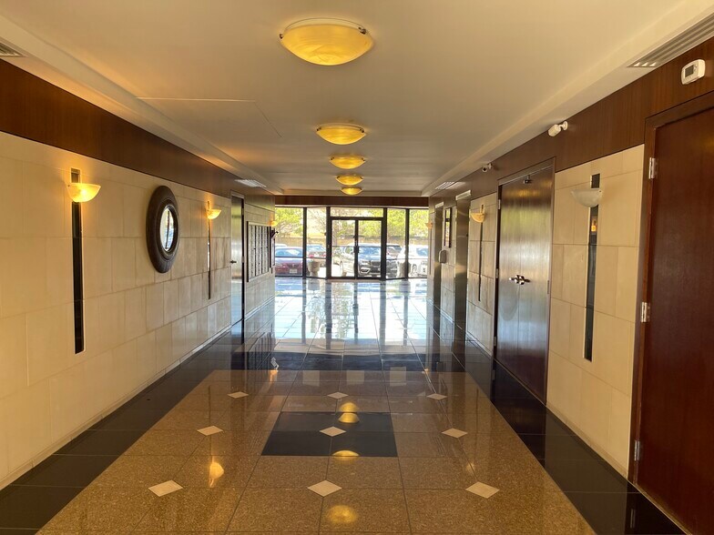 More Photos Of 4222 Trinity Mills Rd, Dallas Medical For Lease