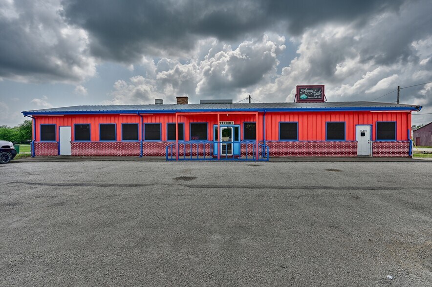 More Photos Of 23473 FM 39, Iola Restaurant For Sale