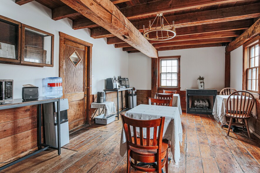 More Photos Of 352 Tye River Tpke, Vesuvius Hospitality For Sale